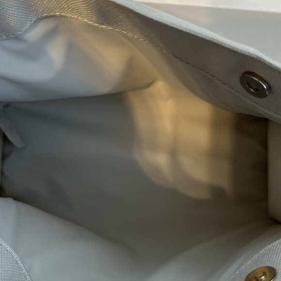 New Dior Cosmetic Gray/Cement Color Pouch - Picture 5 of 9